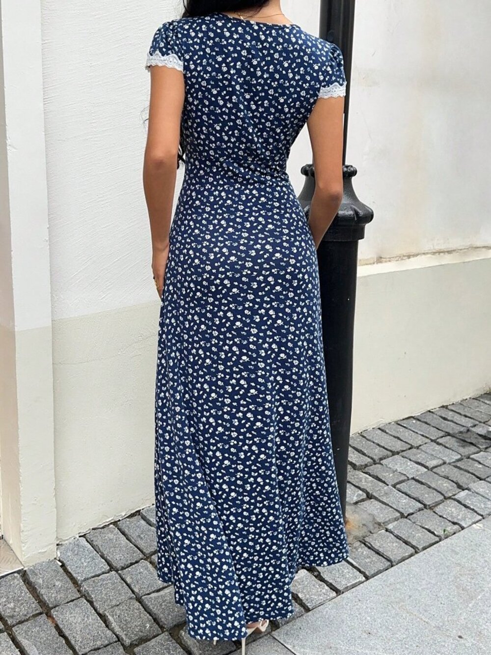 Blue Boho Elegant Women's Floral Ditsy Patchwork Lace Maxi Dress - Picture 2 of 8